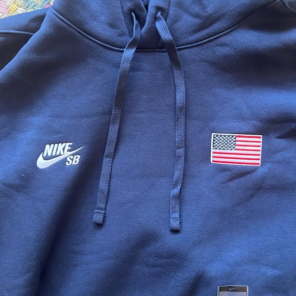 Nike SB Olympics 2024 Hoodie - Picture 2 of 5